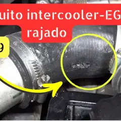 Manguito intercooler-EGR rajado, causa del código **volkswagen dtc p029900**.