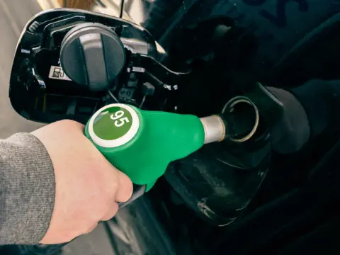 Gasolina 95 sin plomo - Qué es y si es para tu coche
