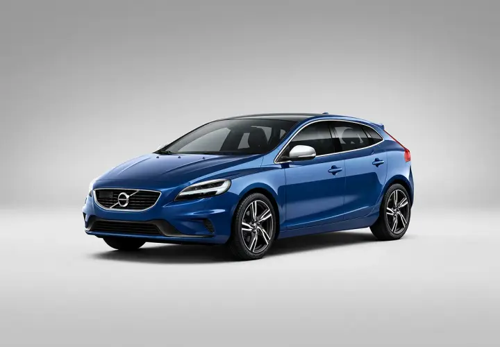 Volvo V40 D2 2.0 120cv azul, un coche elegante que a veces presenta problemas.