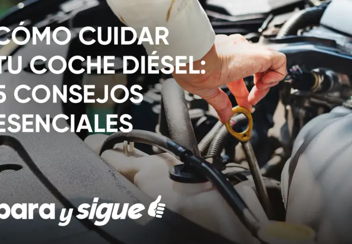 Mano revisando el nivel de aceite para el mantenimiento de un coche diésel. 5 consejos esenciales para cuidar tu motor.