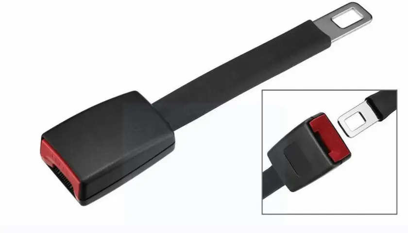 Extensor de cinturón de seguridad negro con hebilla y lengüeta metálica. Ideal para desmontar anclaje cinturón de seguridad.