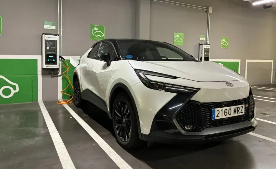 Coche híbrido - ¿Merece la pena? Opiniones y guía de compra