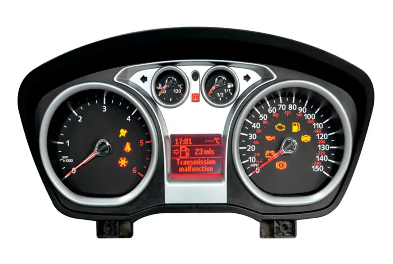 Panel de instrumentos de Ford Focus con mensaje 