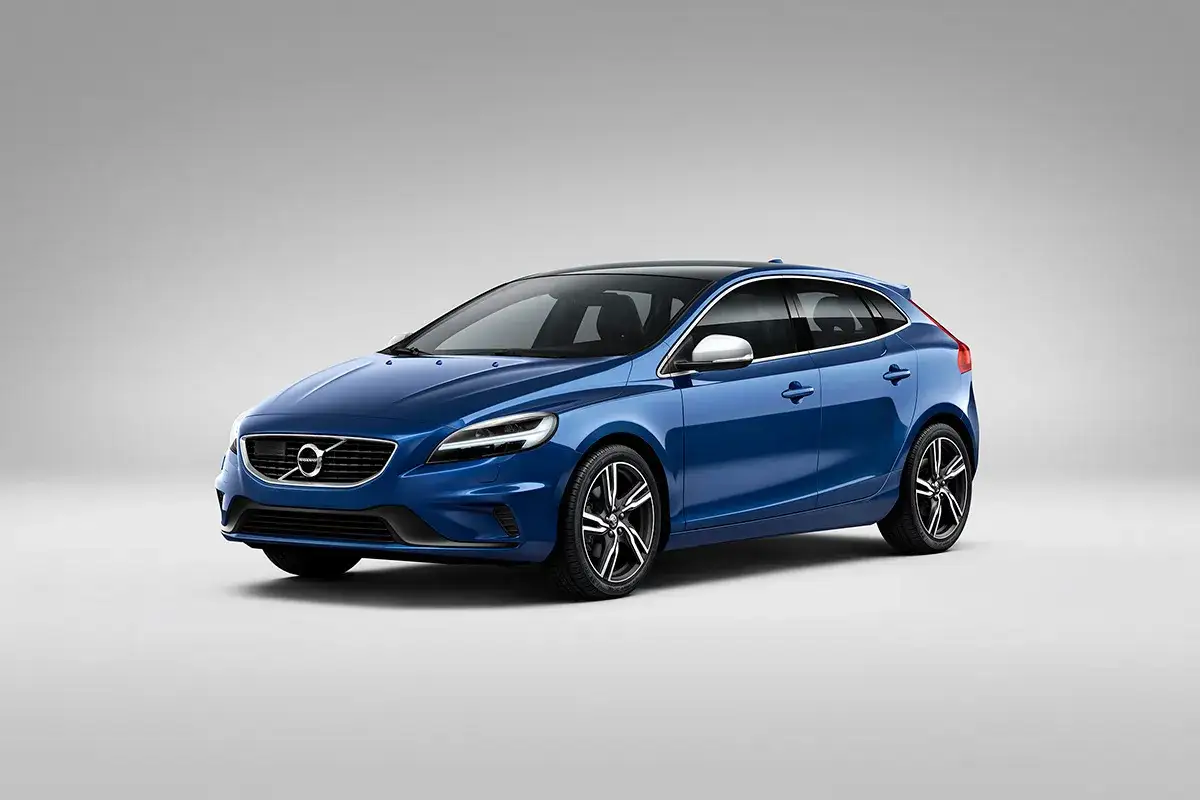 Volvo V40 D2 2.0 120cv azul, un coche elegante. ¿Problemas? Este modelo es fiable.